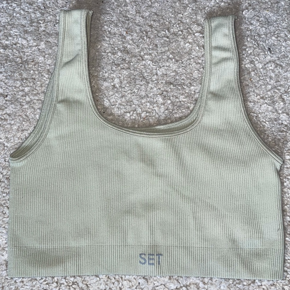 Set active chai latte box cut sports bra